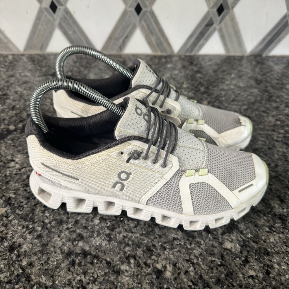 On Cloud 5 Shoes Womens Size 7 White Running Breathable Road Comfort Sneaker